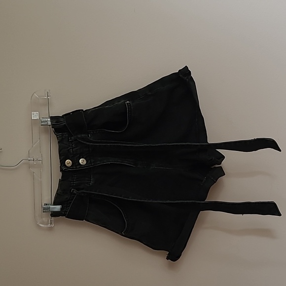 Black Zara paper bag waist denim shorts with tie, size Eur 32, USA 00, Mex 22 - Picture 2 of 3
